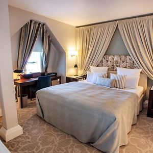 Standard Zimmer mit Kingsize-Bett